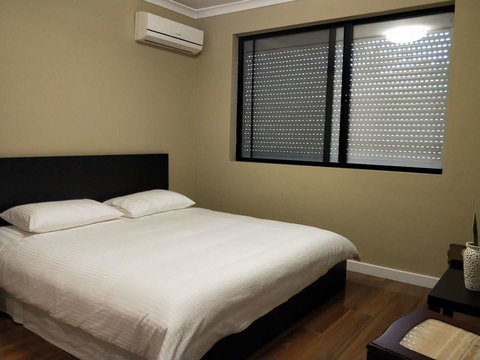 Perth Lake Side Lodge - Tourism Noosa 3