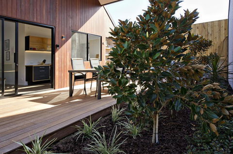 Margaret River Bungalow-1-street - Pet Friendly - Tourism Noosa 5