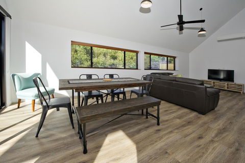 Margaret River Bungalow-1-street - Pet Friendly - Tourism Noosa 9