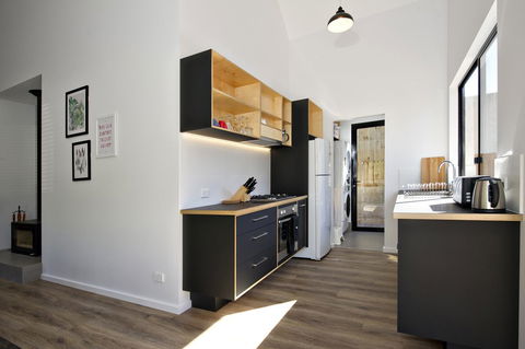 Margaret River Bungalow-1-street - Pet Friendly - Tourism Noosa 8