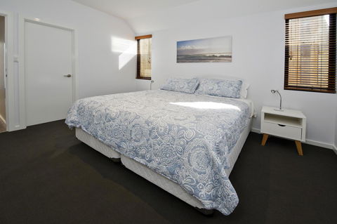 Margaret River Bungalow-1-street - Pet Friendly - Tourism Noosa 3