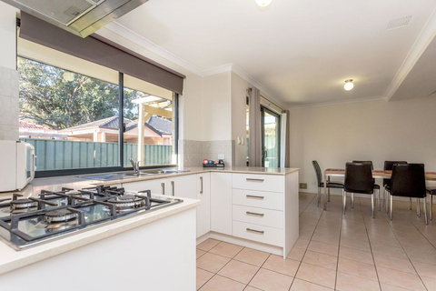 Country Comfort Perth - Tourism Noosa 12