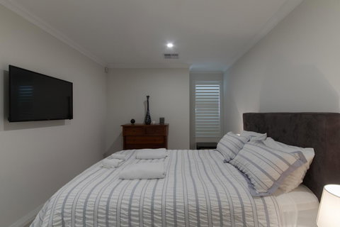 Epsom On Swan Bed & Breakfast - Tourism Noosa 13