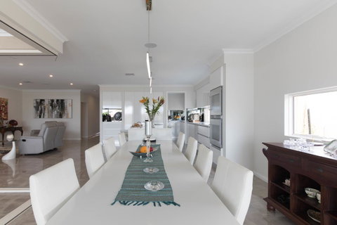 Epsom On Swan Bed & Breakfast - Tourism Noosa 3