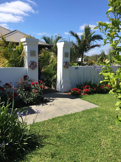Bella Bali Gardens - Tourism Noosa 1