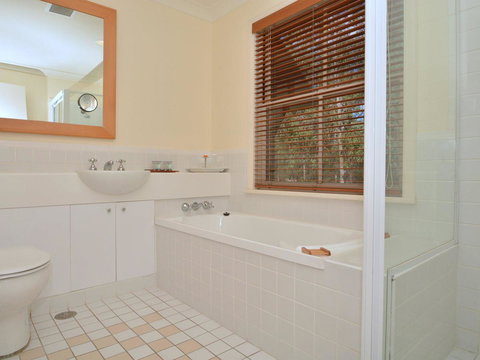 Villa 2br Prosecco Villa Located Within Cypress Lakes Resort - Tourism Noosa 13