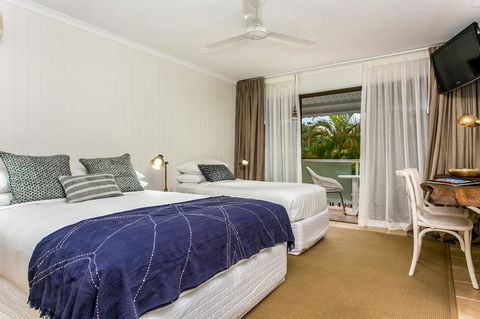 The Lord Byron - Tourism Noosa 8