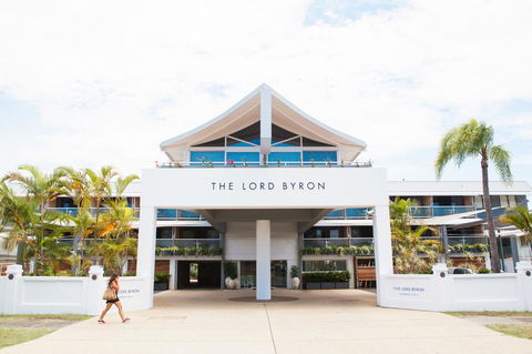 The Lord Byron - Tourism Noosa 0