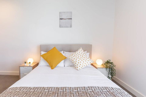 Japanese Style Waterfront Apt Wt Rooftop Pool - Tourism Noosa 7