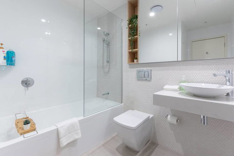 Japanese Style Waterfront Apt Wt Rooftop Pool - Tourism Noosa 20