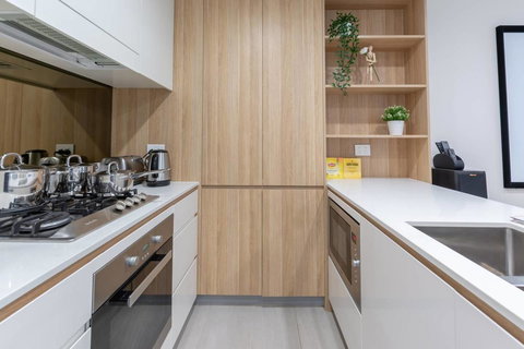 Japanese Style Waterfront Apt Wt Rooftop Pool - Tourism Noosa 13