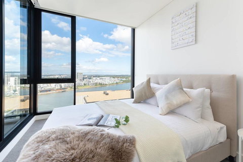 Japanese Style Waterfront Apt Wt Rooftop Pool - Tourism Noosa 15