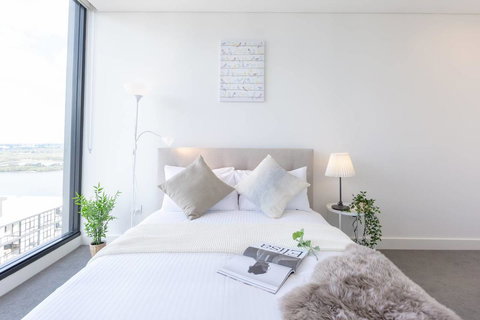 Japanese Style Waterfront Apt Wt Rooftop Pool - Tourism Noosa 8