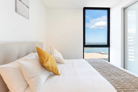 Japanese Style Waterfront Apt Wt Rooftop Pool - Tourism Noosa 21