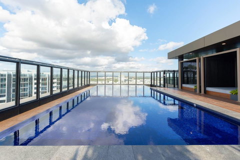 Japanese Style Waterfront Apt Wt Rooftop Pool - Tourism Noosa 0