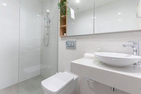 Japanese Style Waterfront Apt Wt Rooftop Pool - Tourism Noosa 12