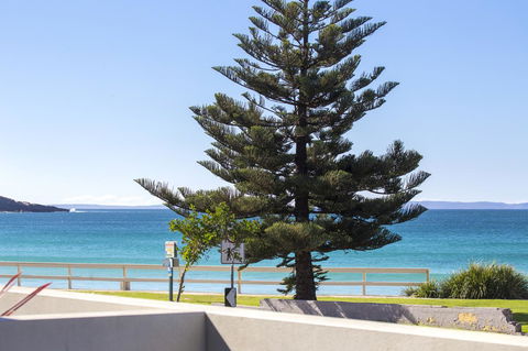 Beachfront 2 - Tourism Noosa 19