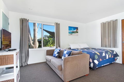 Huskisson Holiday Motel Cabins - Tourism Noosa 0