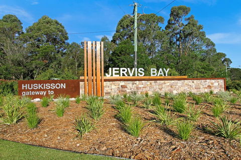 Huskisson Holiday Motel Cabins - Tourism Noosa 23