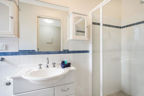 Sails Luxury Apartments Merimbula - Tourism Noosa 24