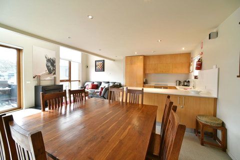 Snowstream 4 - Tourism Noosa 9