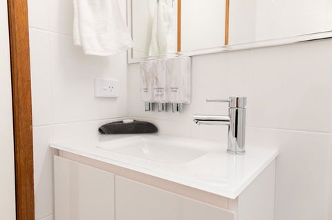 Sapphire Waters Motor Inn - Tourism Noosa 1