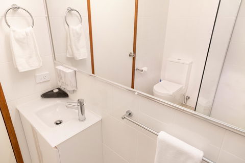 Sapphire Waters Motor Inn - Tourism Noosa 2