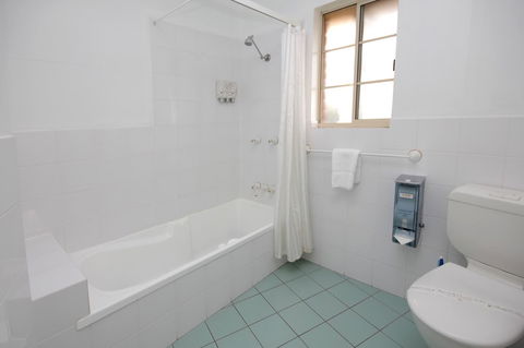 Sapphire Waters Motor Inn - Tourism Noosa 18
