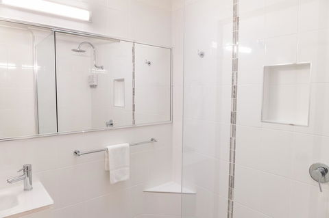 Sapphire Waters Motor Inn - Tourism Noosa 3