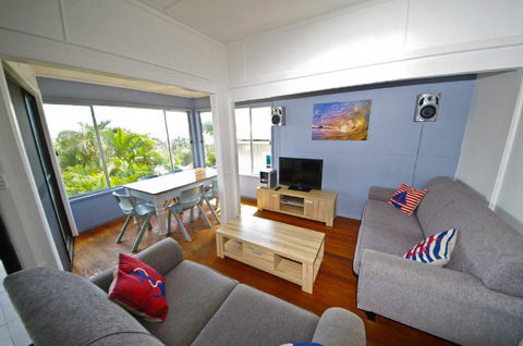 Apollo 1, 9 Hodgson Street - Tourism Noosa 0