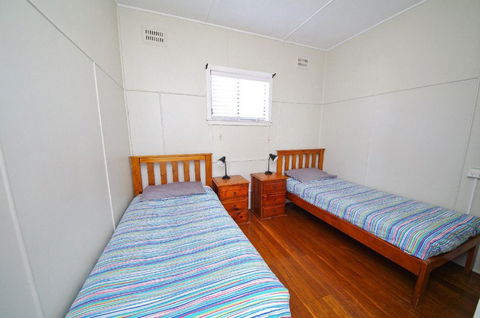 Apollo 1, 9 Hodgson Street - Tourism Noosa 6