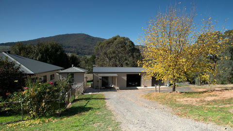 Pound Creek Gallery - Tourism Noosa 9
