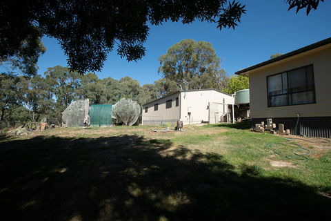 Pound Creek Gallery - Tourism Noosa 22