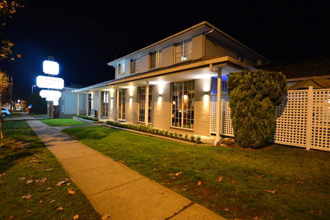 Winning Post Motor Inn - Tourism Noosa 13