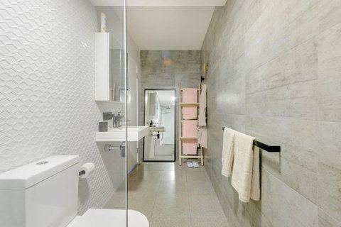 Scandi Beach Apartment - Tourism Noosa 10