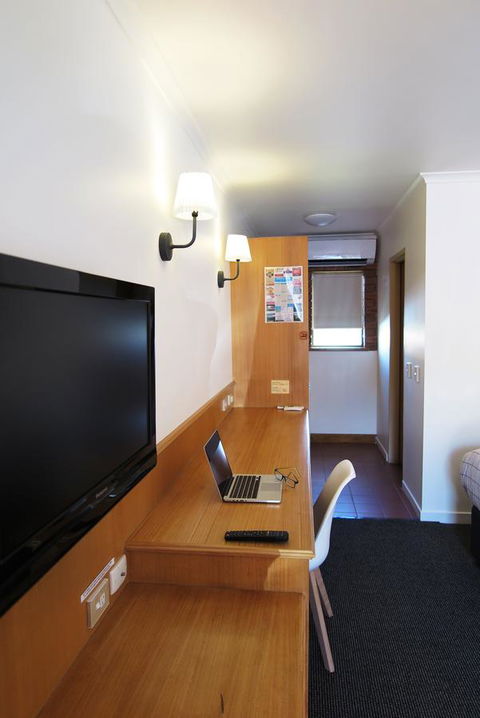 Summerhill Motor Inn - Tourism Noosa 11