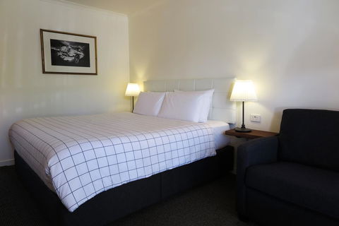 Summerhill Motor Inn - Tourism Noosa 1