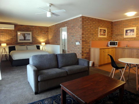 Summerhill Motor Inn - Tourism Noosa 35