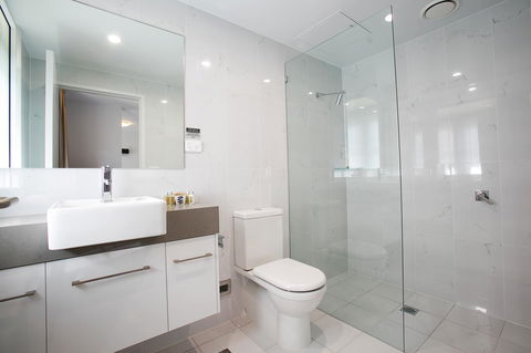 The Lucky Hotel - Tourism Noosa 30