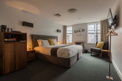 The Lucky Hotel - Tourism Noosa 35