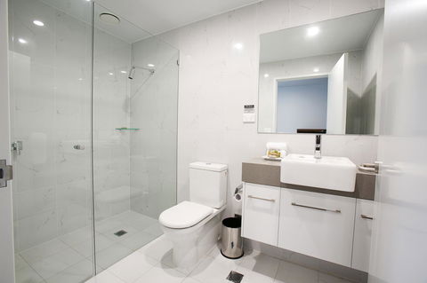 The Lucky Hotel - Tourism Noosa 22