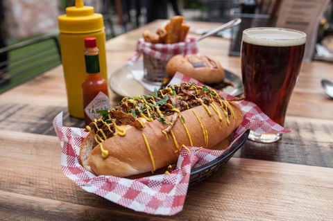 The Lucky Hotel - Tourism Noosa 42