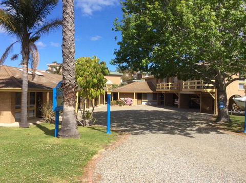 Como Lodge - Tourism Noosa 1