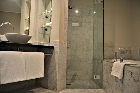 Radisson Blu Plaza Hotel Sydney - Tourism Noosa 40