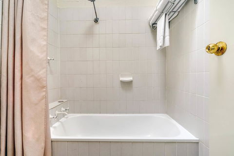 Prince Of Wales Hotel - Tourism Noosa 4