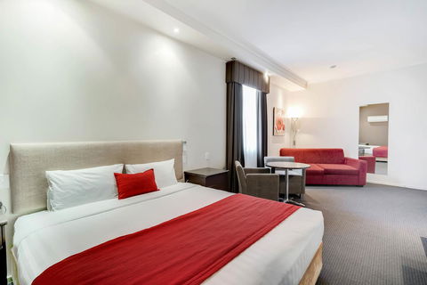 Prince Of Wales Hotel - Tourism Noosa 0