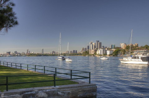 Summery, Spacious 4 Bed Home In Kurraba Point - Tourism Noosa 20