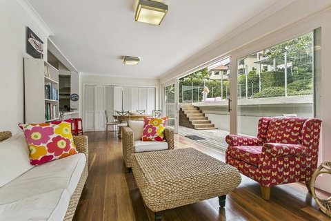Summery, Spacious 4 Bed Home In Kurraba Point - Tourism Noosa 0