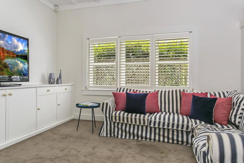 Summery, Spacious 4 Bed Home In Kurraba Point - Tourism Noosa 12