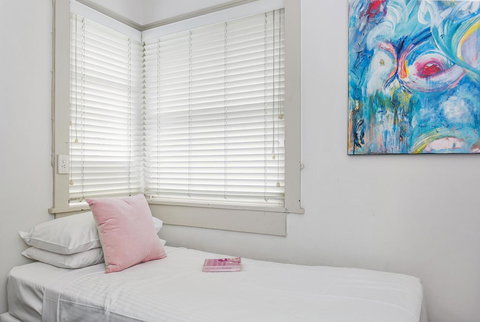 Summery, Spacious 4 Bed Home In Kurraba Point - Tourism Noosa 6